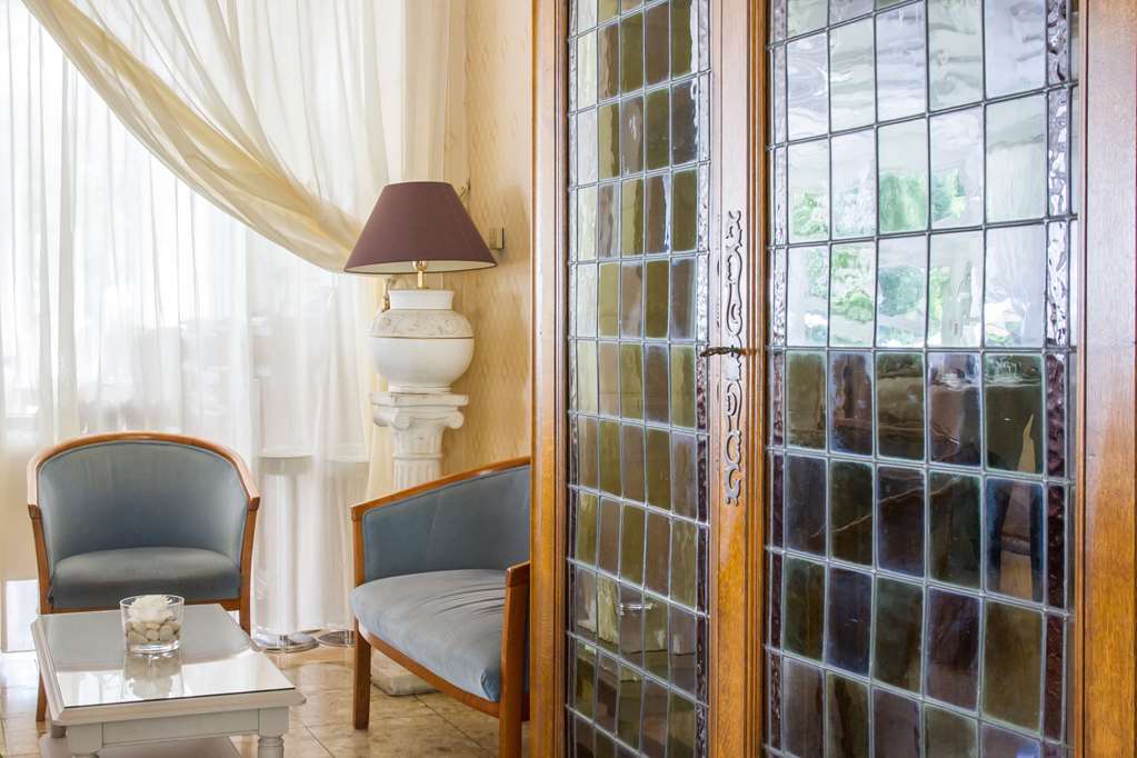 Chateau Des Comtes De Challes Restaurante foto